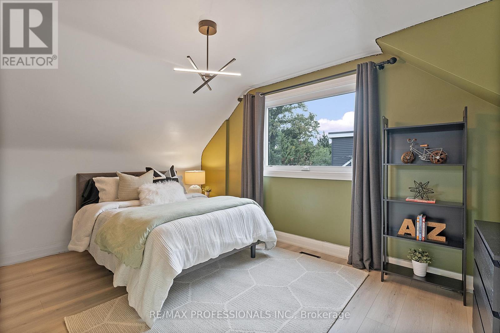 18 Lavington Drive, Toronto, Ontario  M9R 2G9 - Photo 34 - W12426640