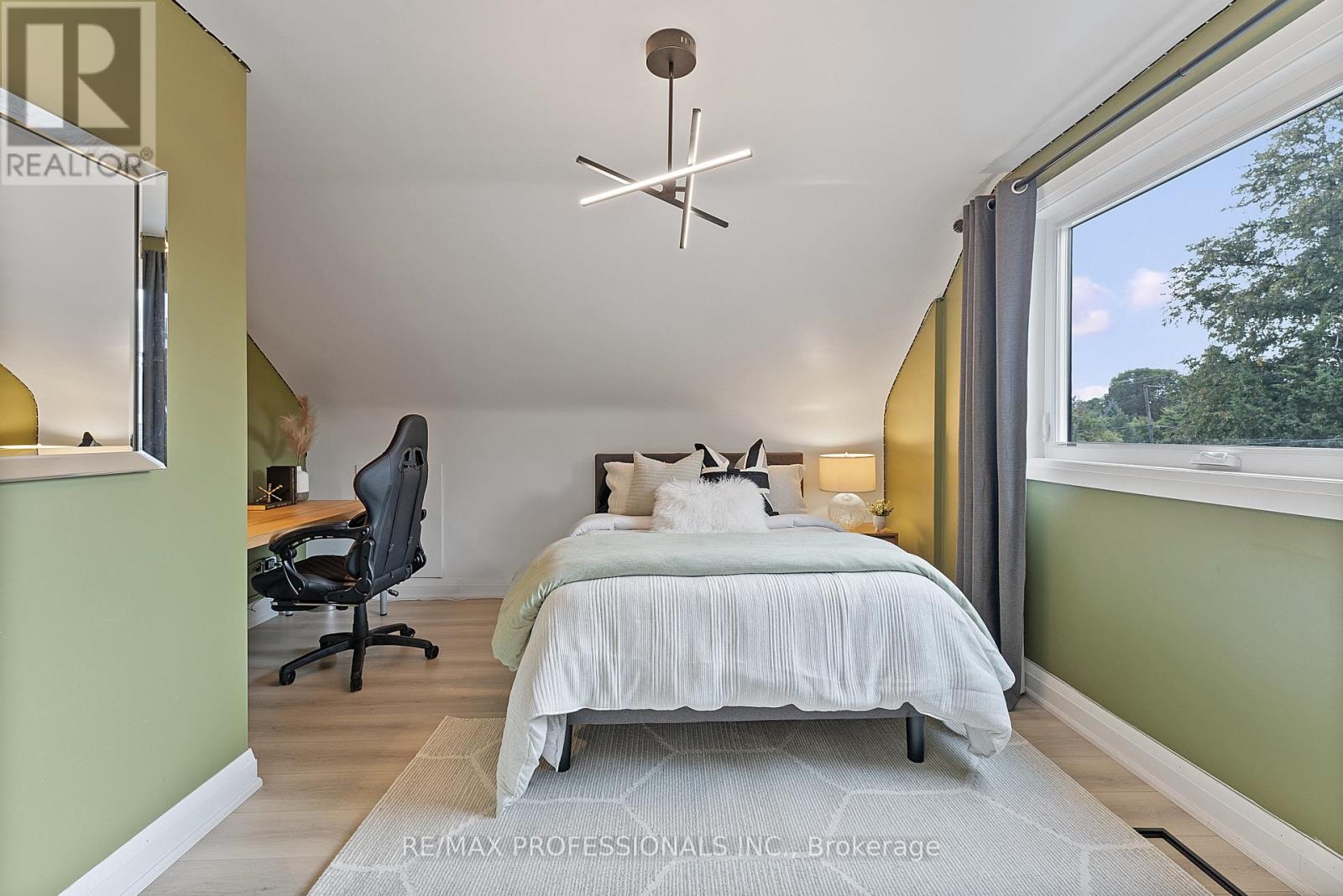 18 Lavington Drive, Toronto, Ontario  M9R 2G9 - Photo 35 - W12426640