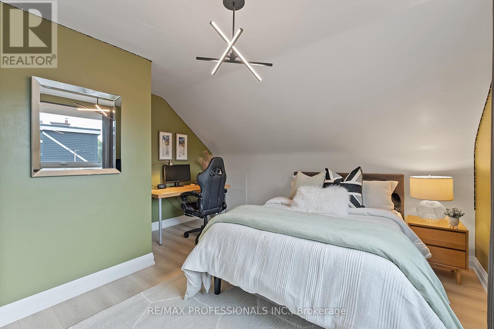 18 Lavington Drive, Toronto, Ontario  M9R 2G9 - Photo 36 - W12426640