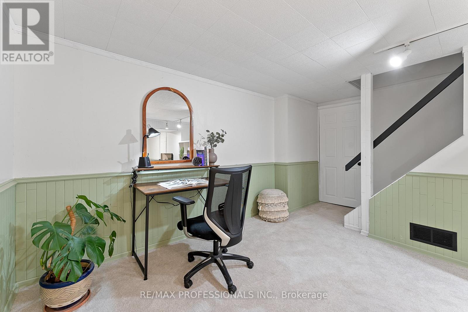 18 Lavington Drive, Toronto, Ontario  M9R 2G9 - Photo 39 - W12426640