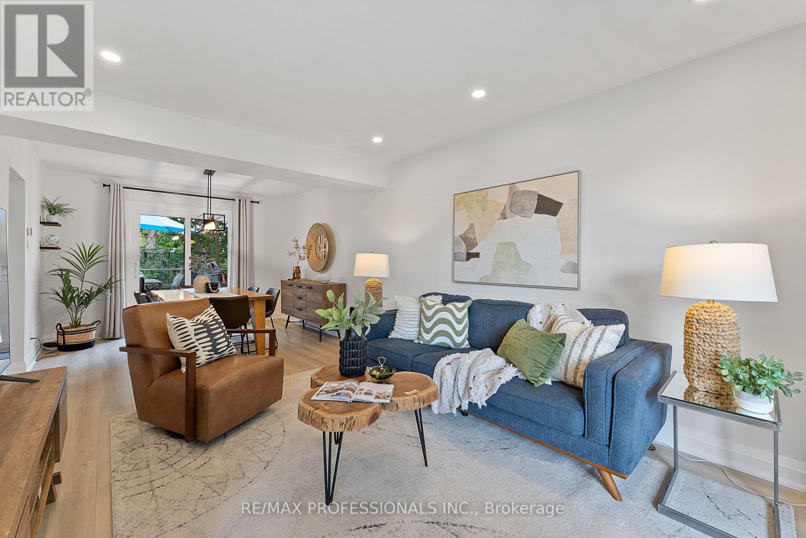 18 Lavington Drive, Toronto, Ontario  M9R 2G9 - Photo 6 - W12426640
