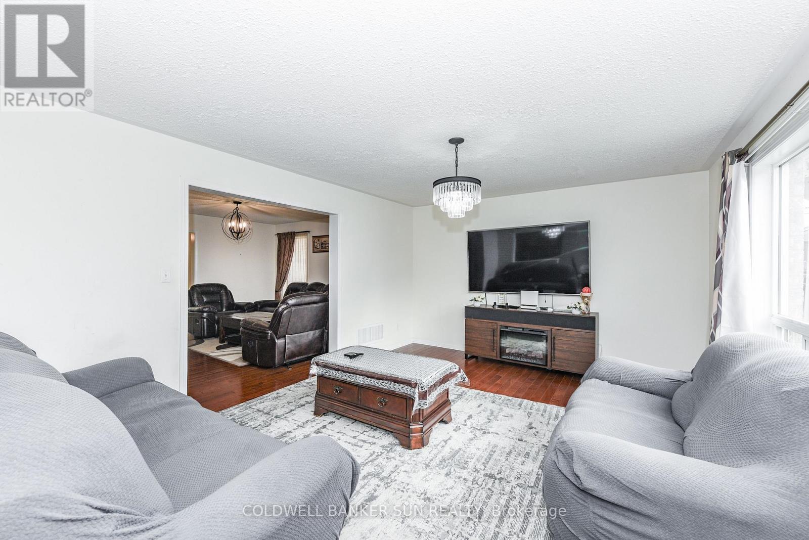 34 Benmore Crescent, Brampton, Ontario  L6P 2T3 - Photo 12 - W12426651