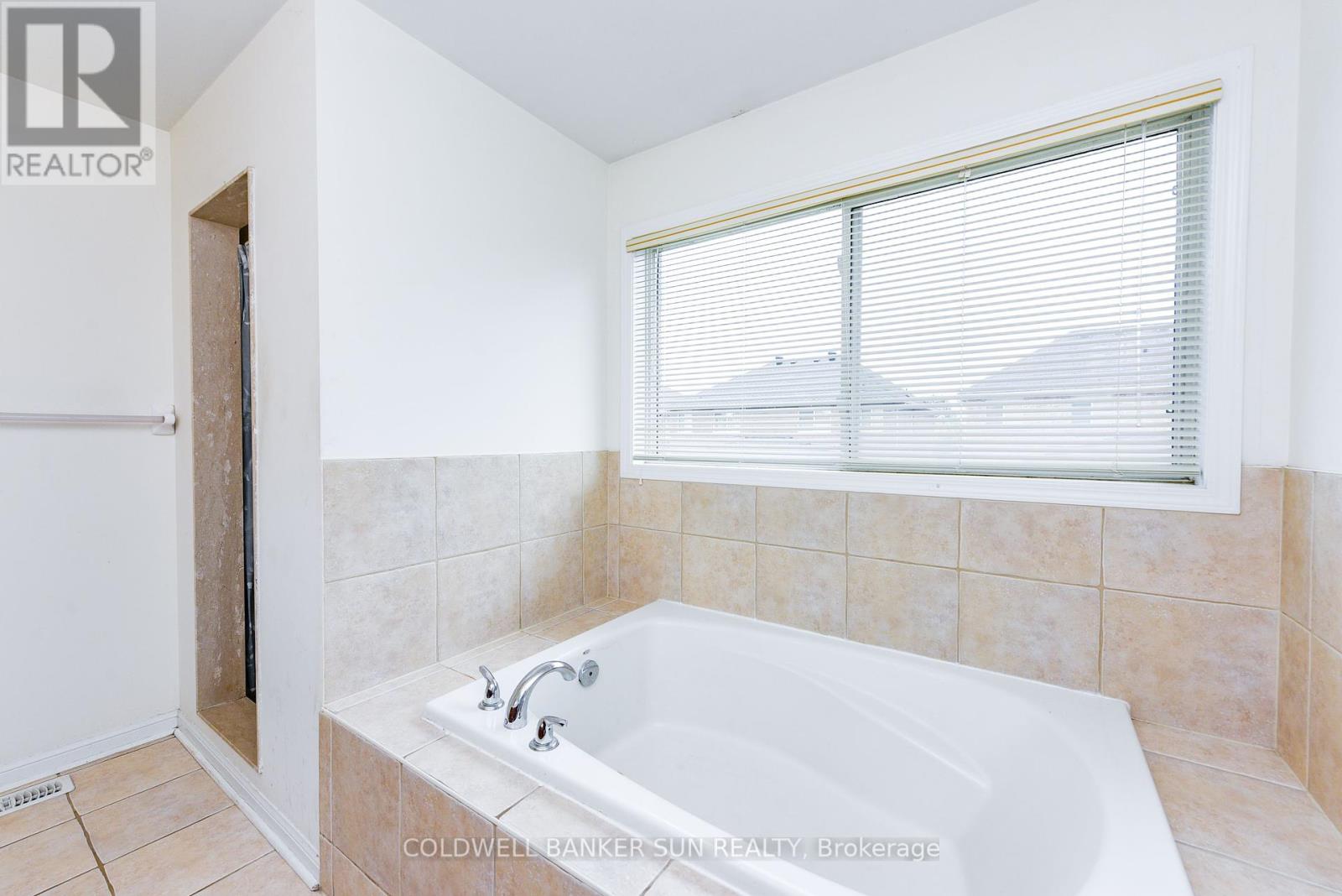 34 Benmore Crescent, Brampton, Ontario  L6P 2T3 - Photo 32 - W12426651