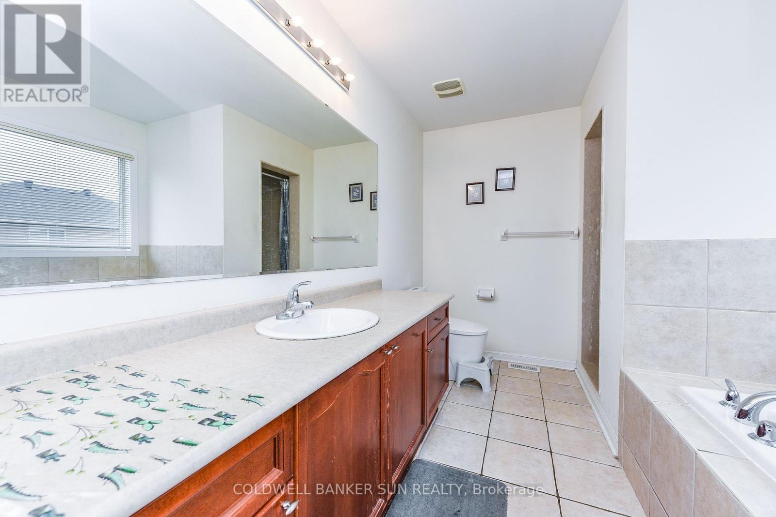 34 Benmore Crescent, Brampton, Ontario  L6P 2T3 - Photo 33 - W12426651