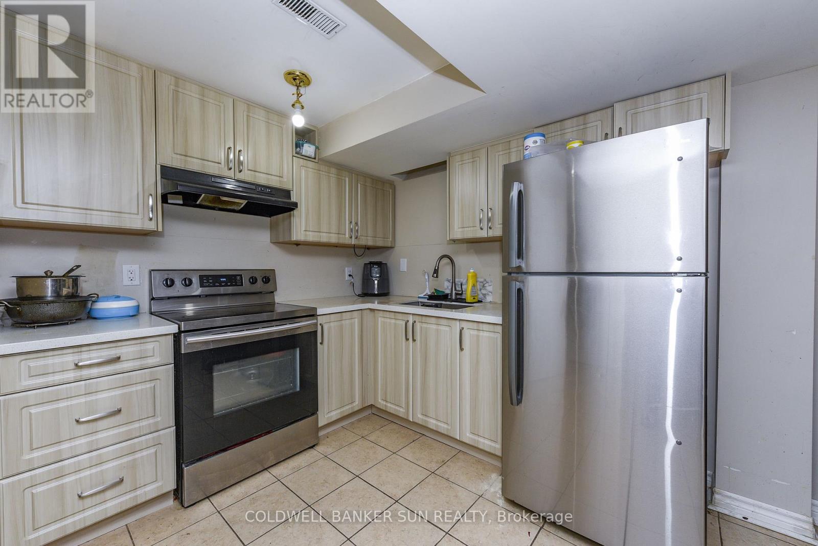 34 Benmore Crescent, Brampton, Ontario  L6P 2T3 - Photo 37 - W12426651