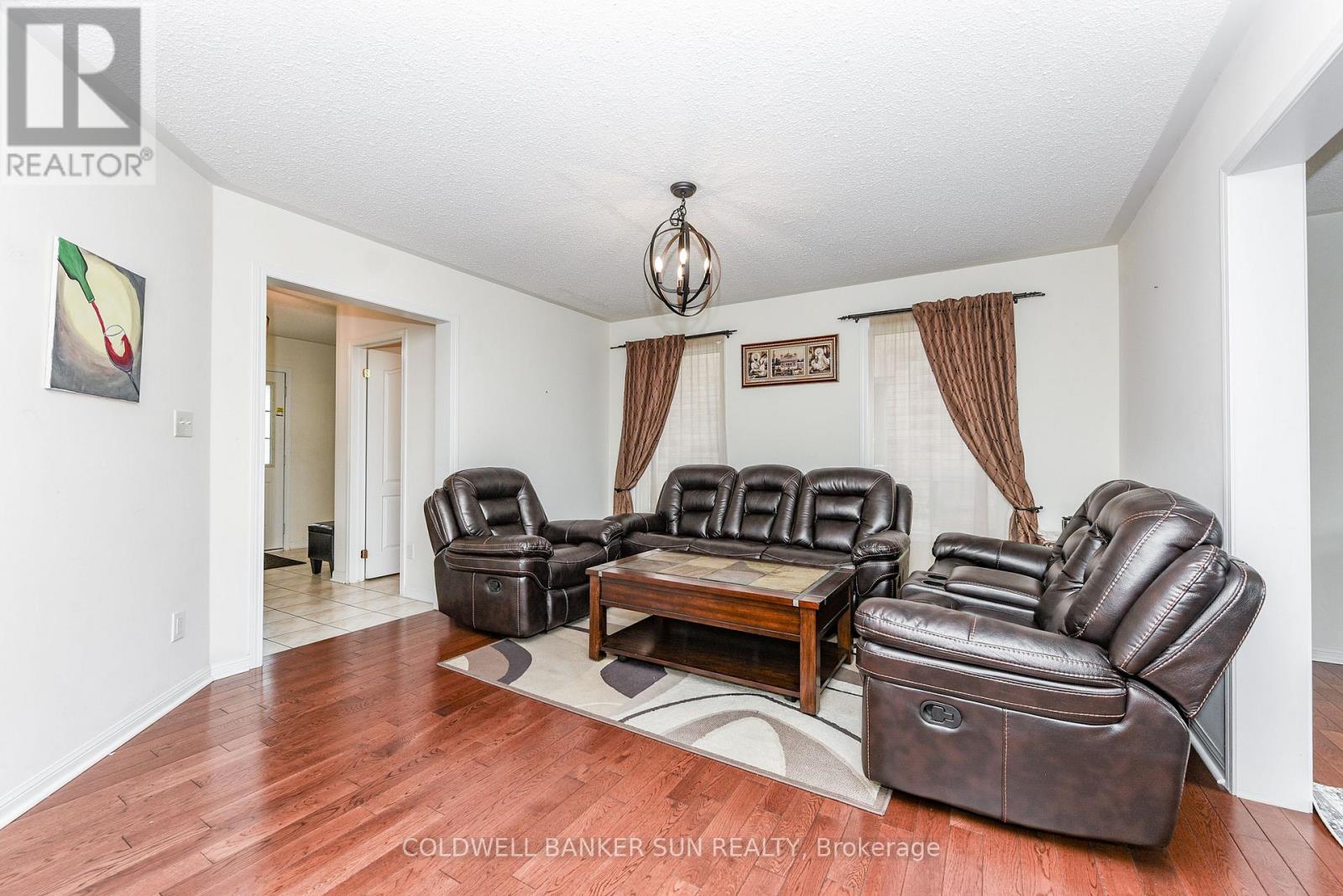 34 Benmore Crescent, Brampton, Ontario  L6P 2T3 - Photo 8 - W12426651
