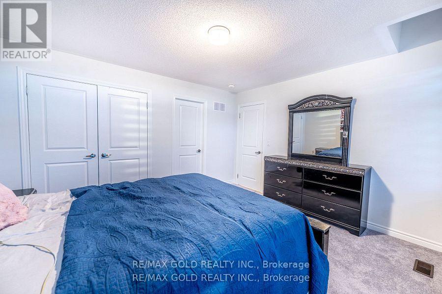 35 Academy Drive, Brampton, Ontario  L6P 3C9 - Photo 23 - W12426669