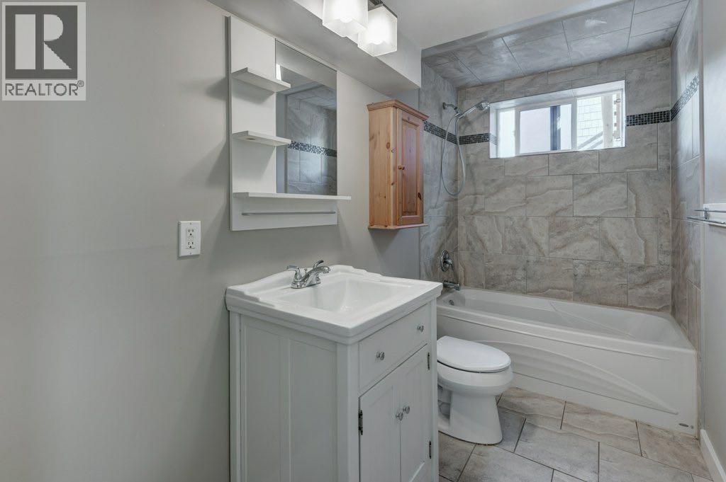 112 Selkirk Drive Sw, Calgary, Alberta  T2W 0M4 - Photo 29 - A2257935