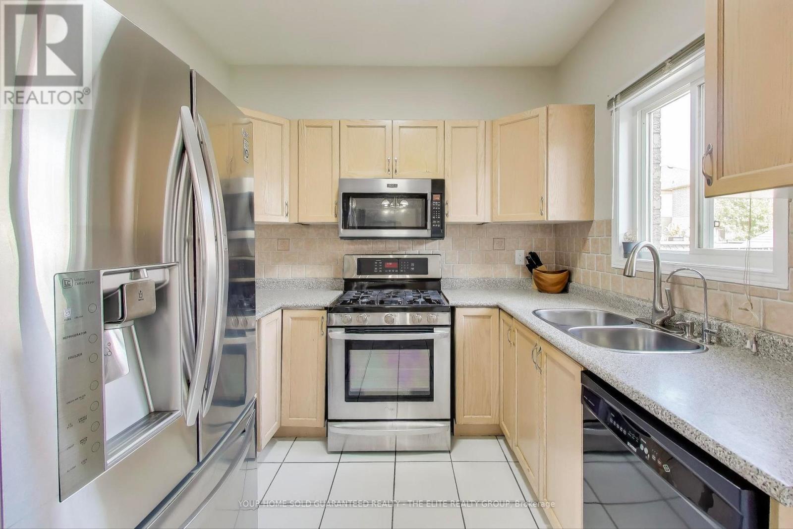 283 Van Kirk Drive, Brampton, Ontario  L7A 1M3 - Photo 2 - W12426687