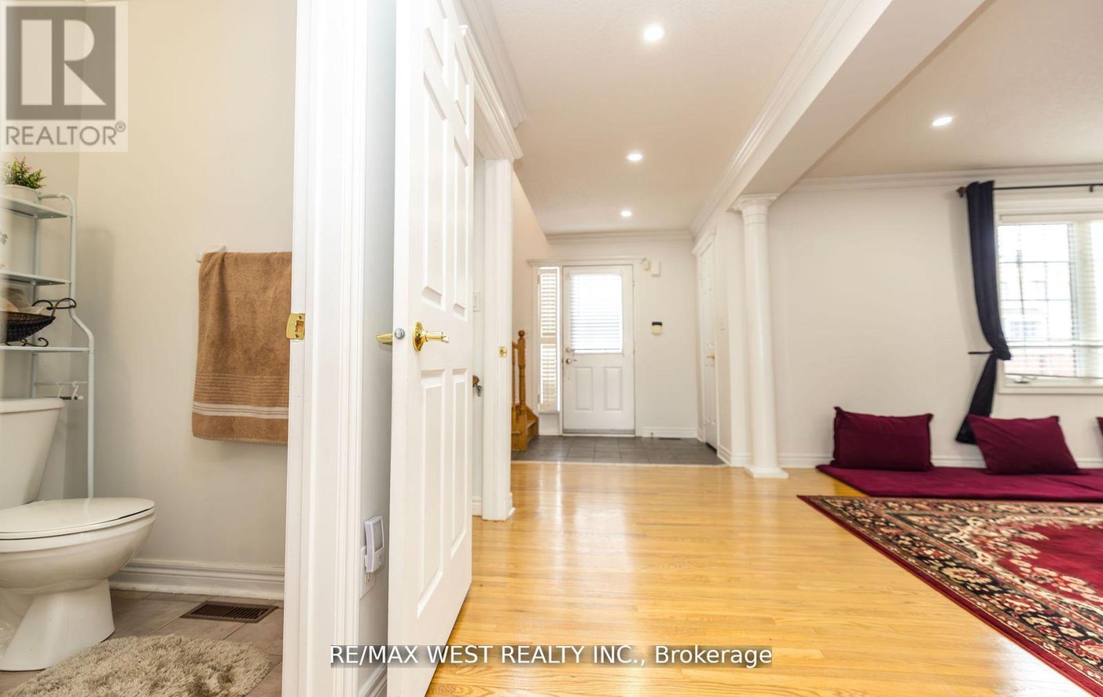 56 Meadow Oak Place, Toronto, Ontario  M9N 3Z6 - Photo 15 - W12426696
