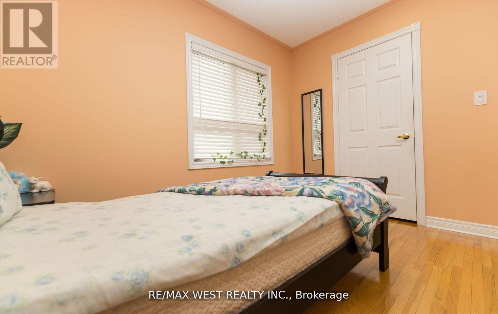 56 Meadow Oak Place, Toronto, Ontario  M9N 3Z6 - Photo 24 - W12426696
