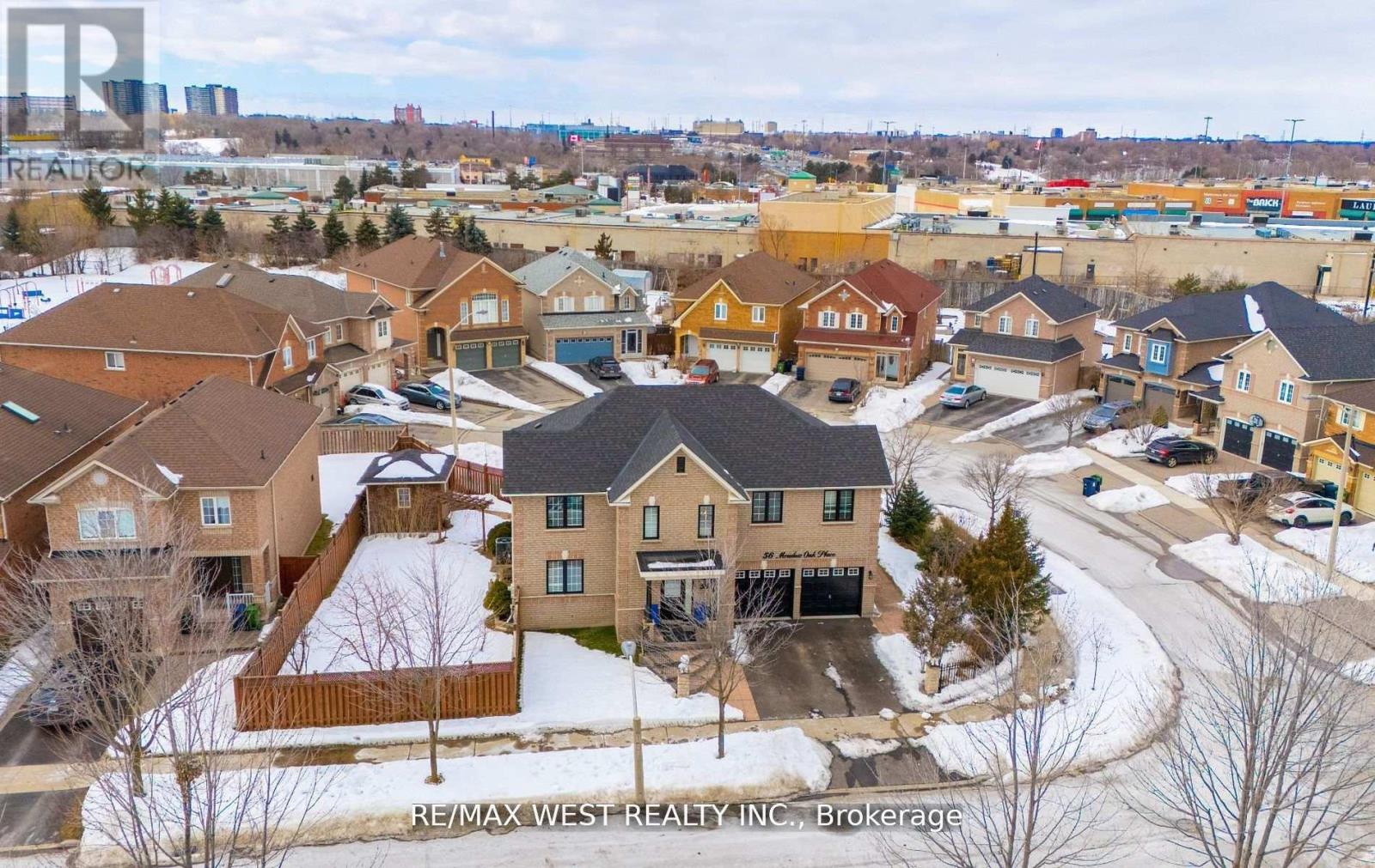 56 Meadow Oak Place, Toronto, Ontario  M9N 3Z6 - Photo 3 - W12426696