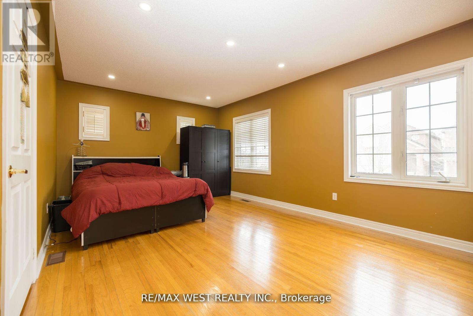 56 Meadow Oak Place, Toronto, Ontario  M9N 3Z6 - Photo 35 - W12426696