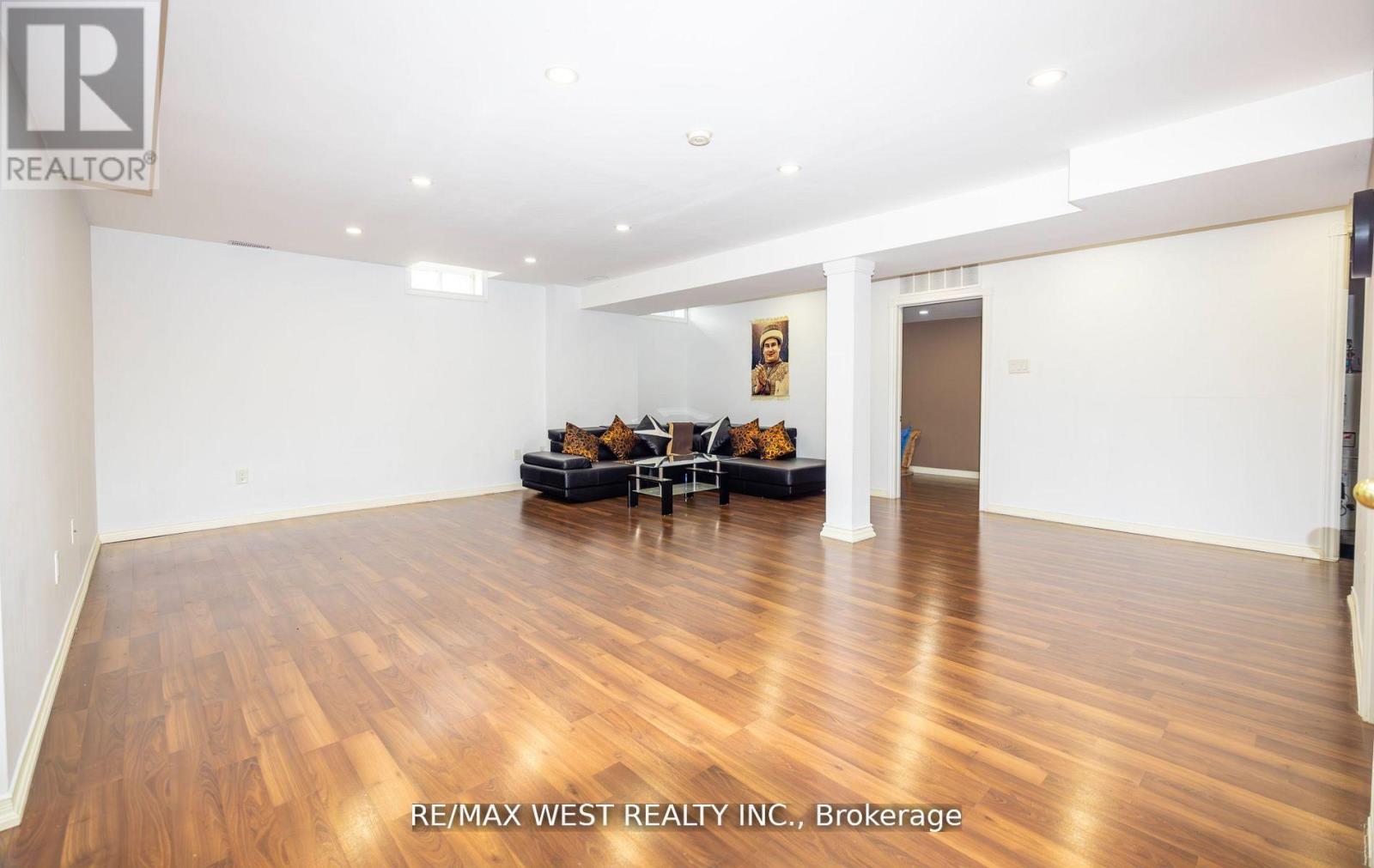 56 Meadow Oak Place, Toronto, Ontario  M9N 3Z6 - Photo 38 - W12426696
