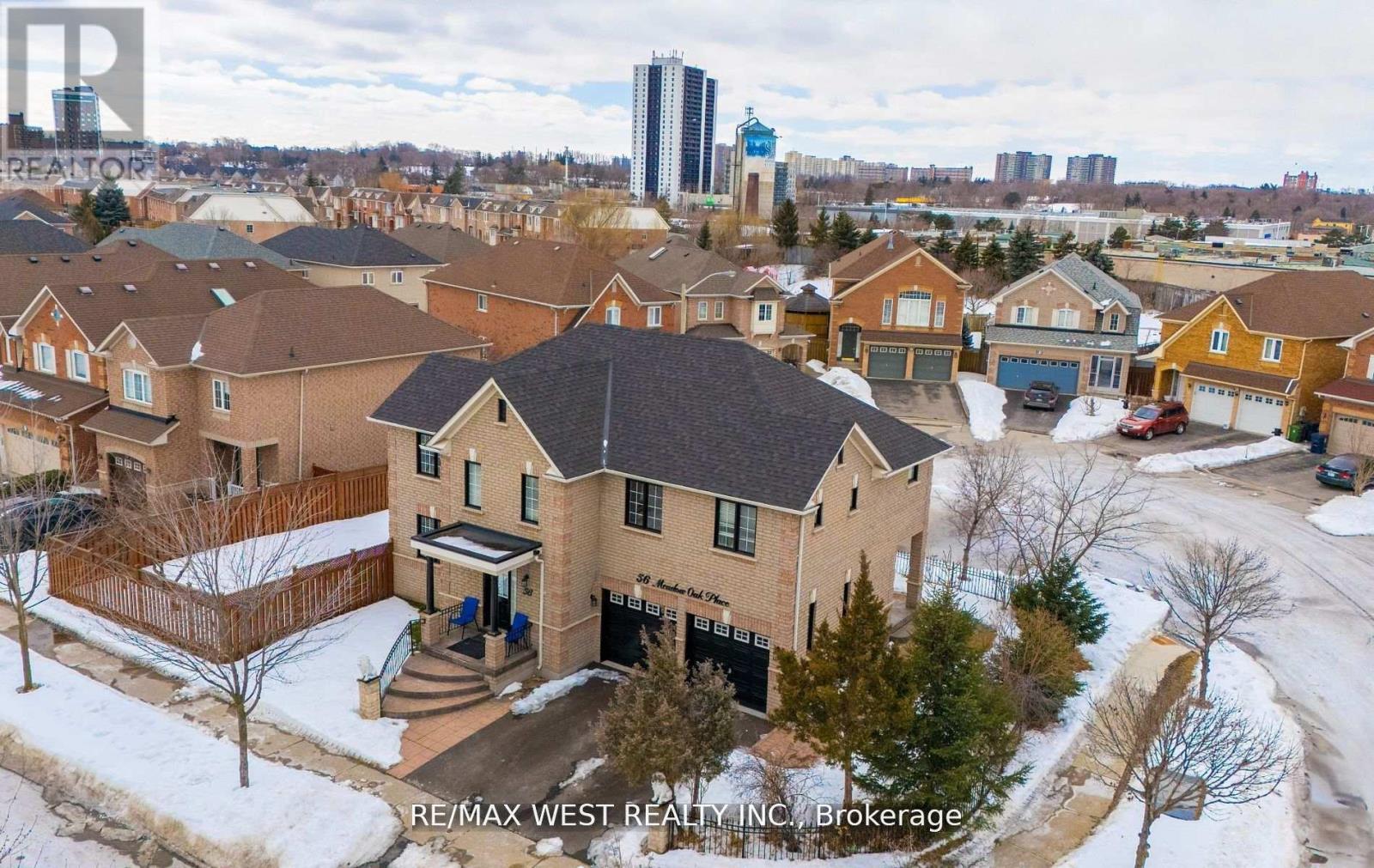 56 Meadow Oak Place, Toronto, Ontario  M9N 3Z6 - Photo 4 - W12426696