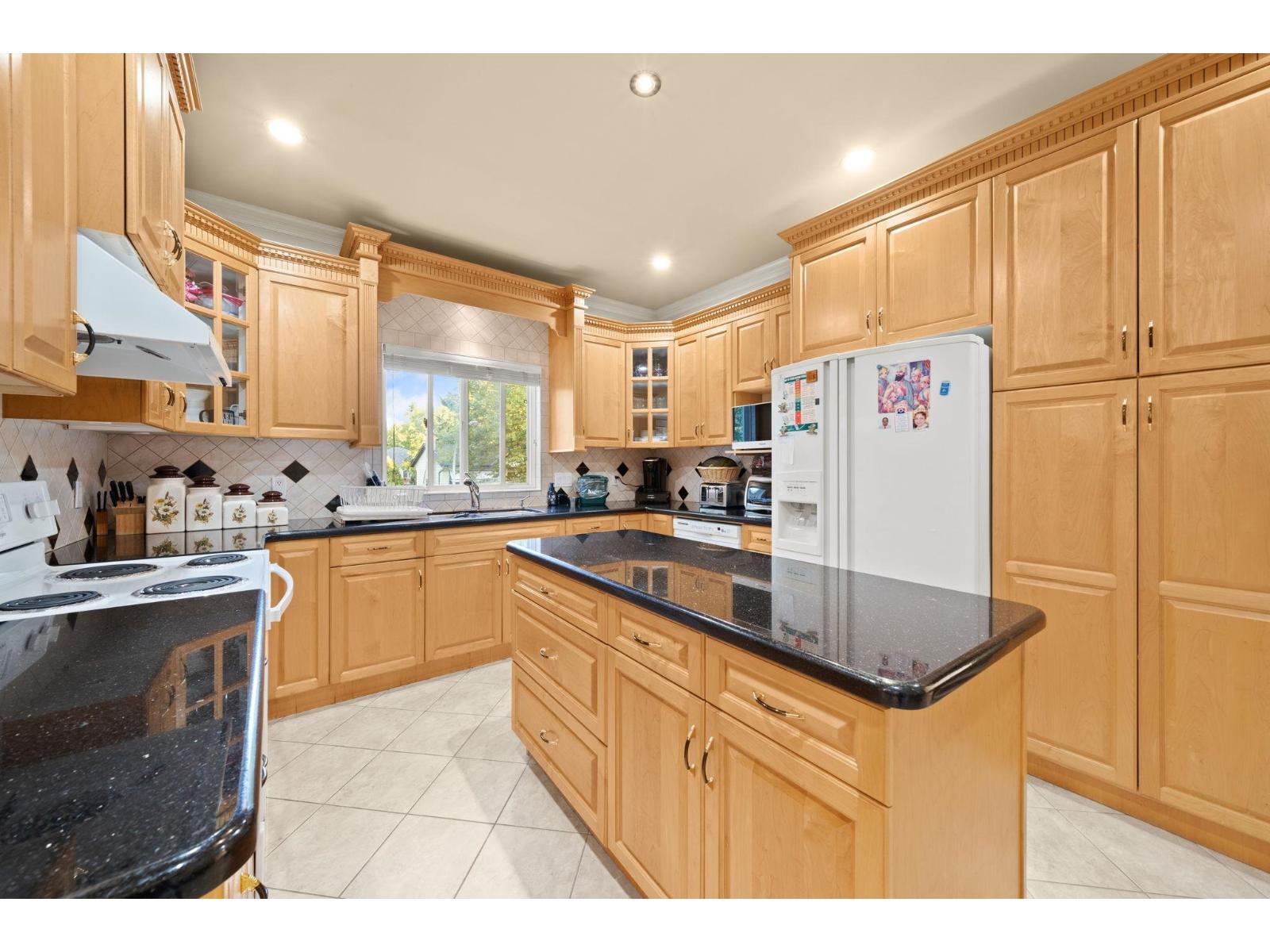 12336 Iona Place, Surrey, British Columbia  V3V 6P6 - Photo 8 - R3052258