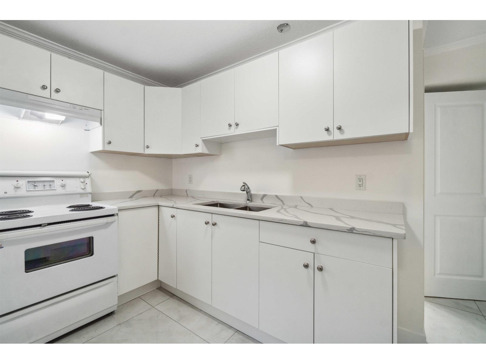 15598 Roper Avenue, White Rock, British Columbia  V4B 2G5 - Photo 32 - R3052114