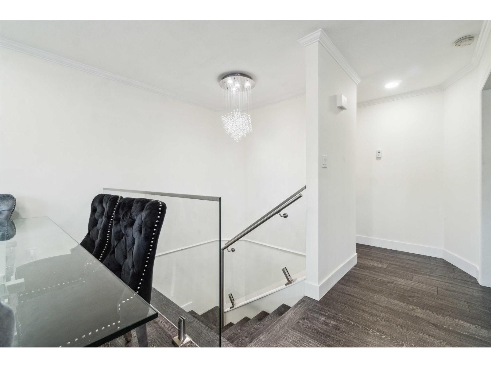 15598 Roper Avenue, White Rock, British Columbia  V4B 2G5 - Photo 8 - R3052114