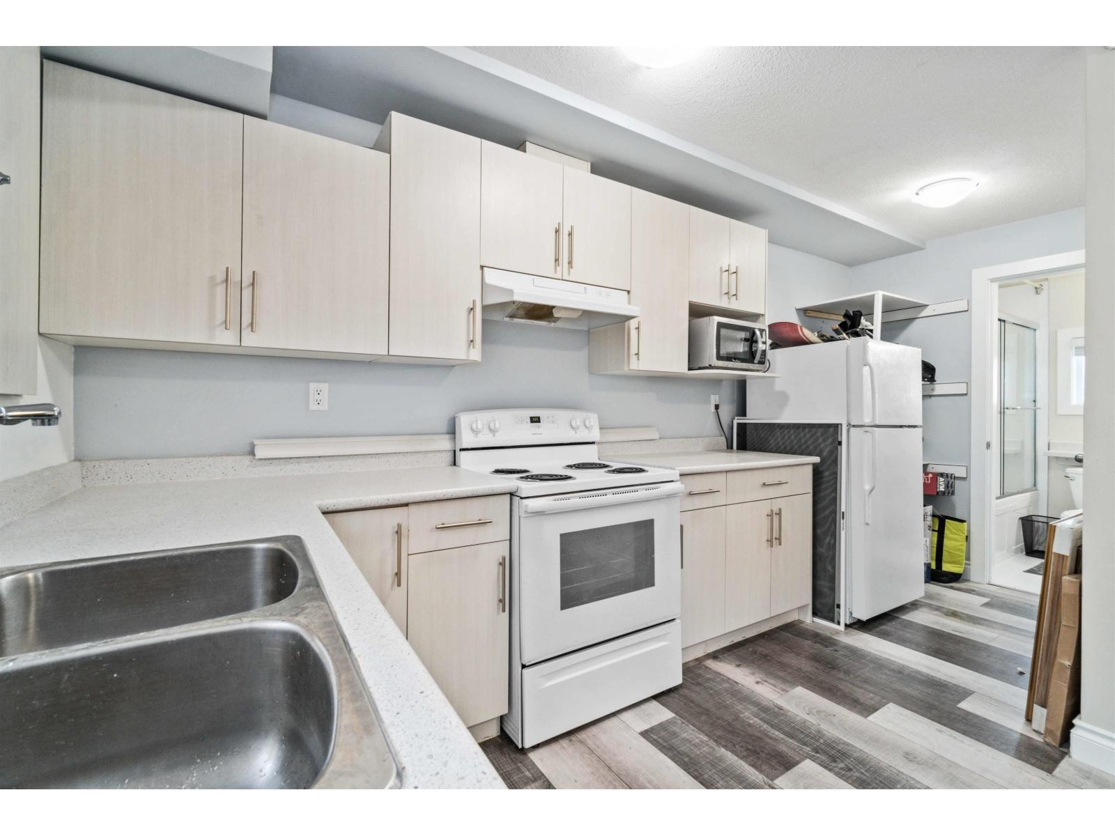 15598 Roper Avenue, White Rock, British Columbia  V4B 2G5 - Photo 21 - R3052114