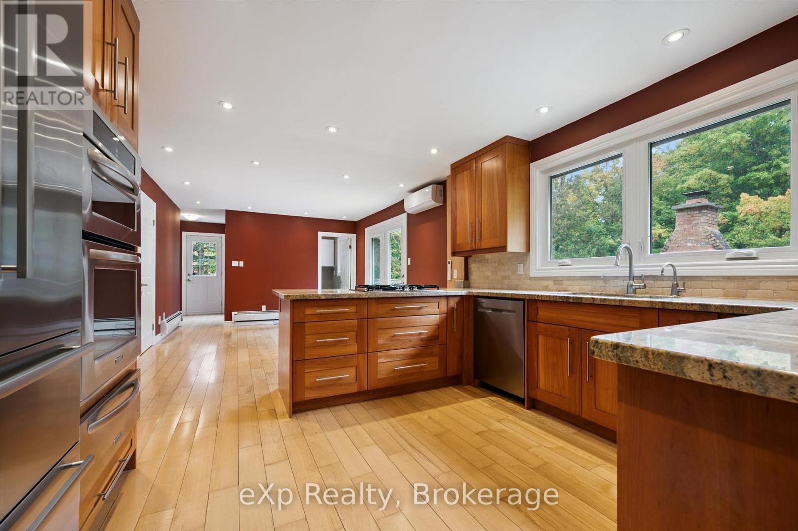 32 Glenholm Drive, Guelph, Ontario  N1L 1C2 - Photo 11 - X12426792