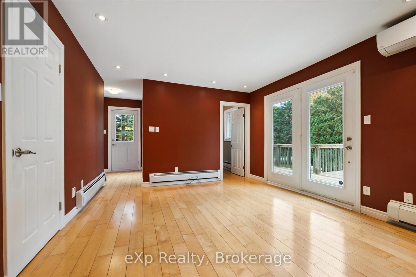 32 Glenholm Drive, Guelph, Ontario  N1L 1C2 - Photo 17 - X12426792