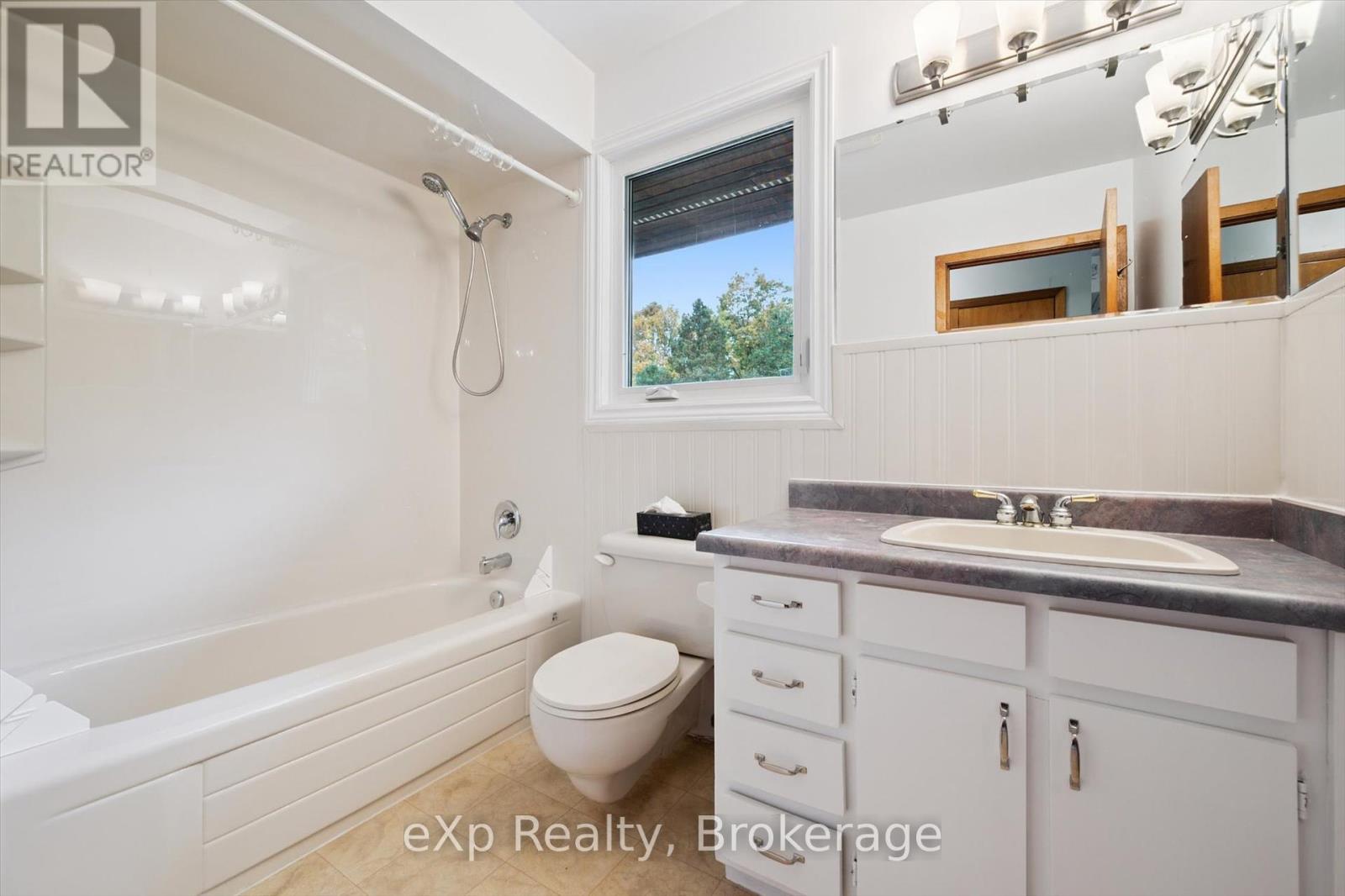 32 Glenholm Drive, Guelph, Ontario  N1L 1C2 - Photo 23 - X12426792