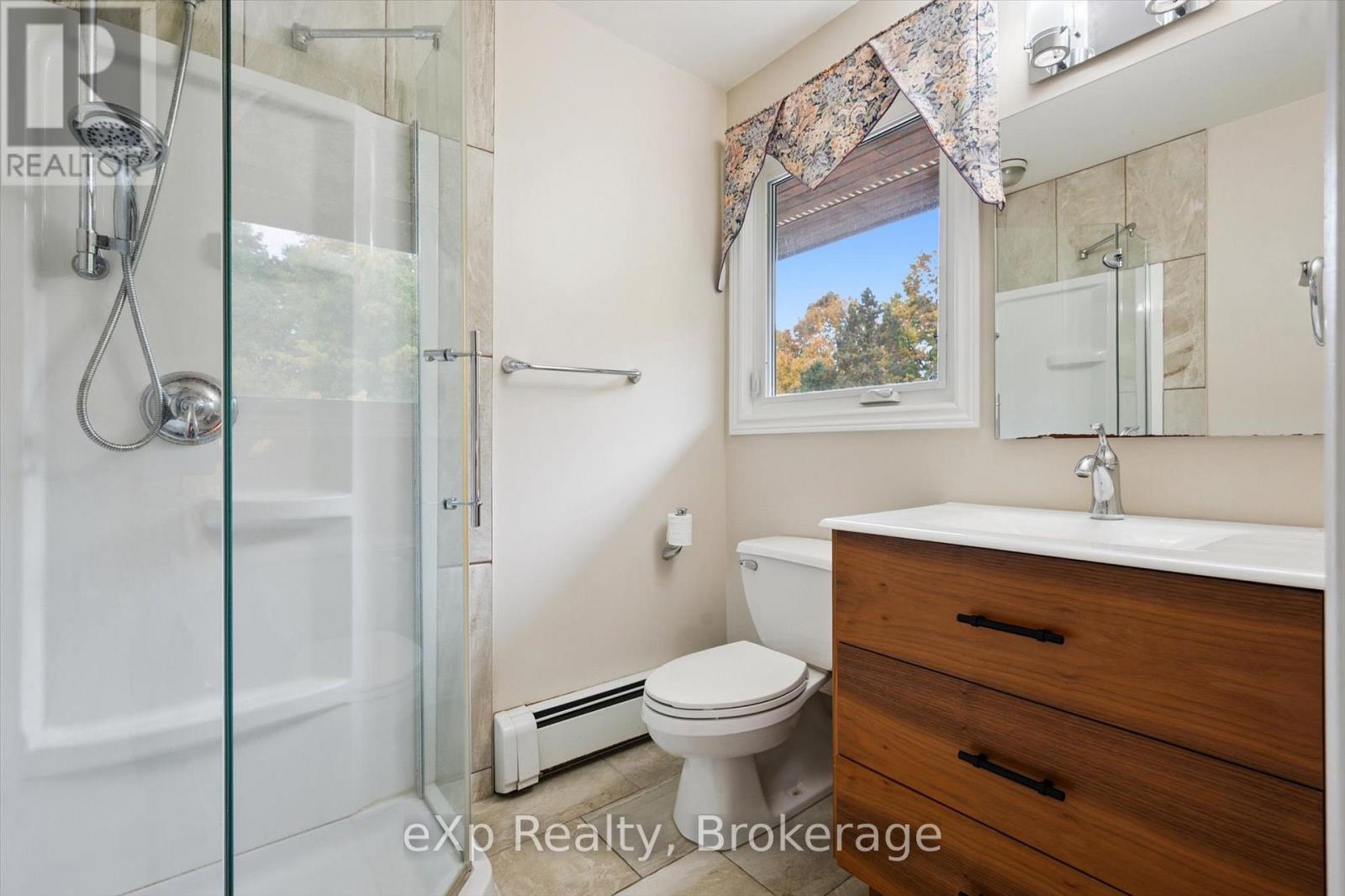 32 Glenholm Drive, Guelph, Ontario  N1L 1C2 - Photo 20 - X12426792