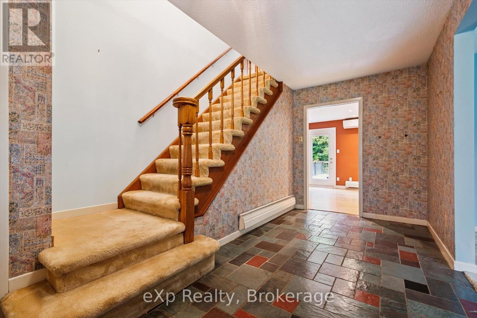 Property at 32 GLENHOLM DRIVE image 4