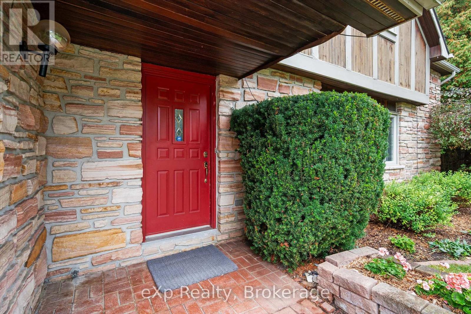 Property at 32 GLENHOLM DRIVE image 3