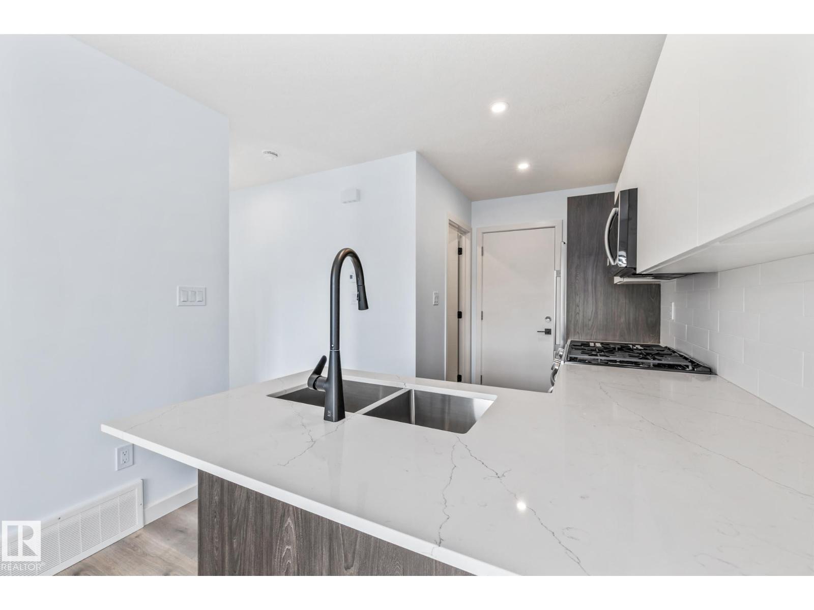 #g1 15120 93 Av Nw, Edmonton, Alberta  T5R 5Z8 - Photo 7 - E4459465