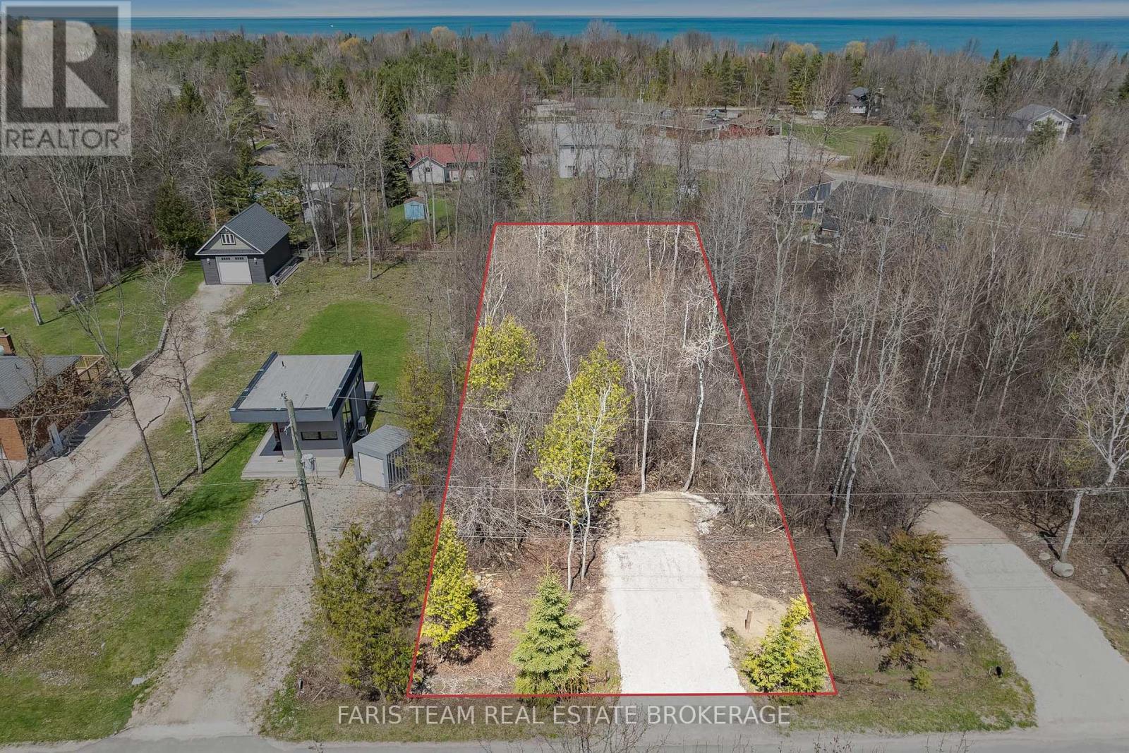 27 Braeside Street, Collingwood, Ontario  L9Y 0X2 - Photo 1 - S12424527