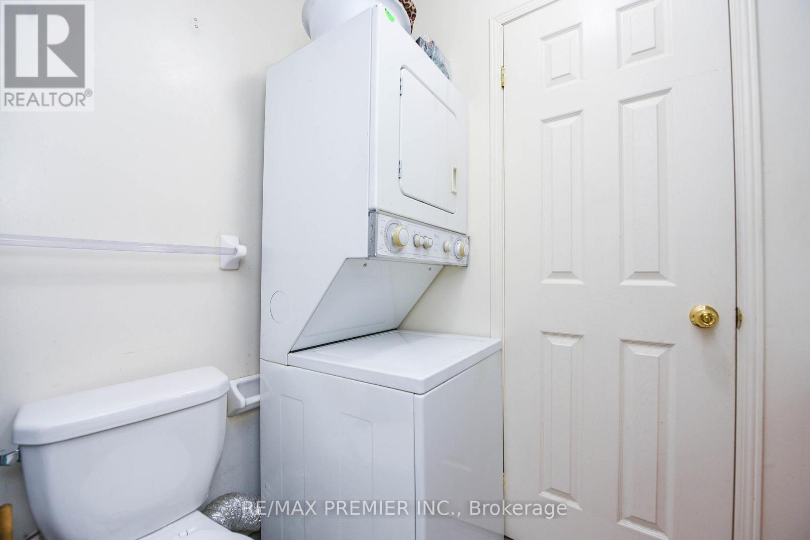 163 Torbarrie Road, Toronto, Ontario  M3L 1G8 - Photo 17 - W12371367