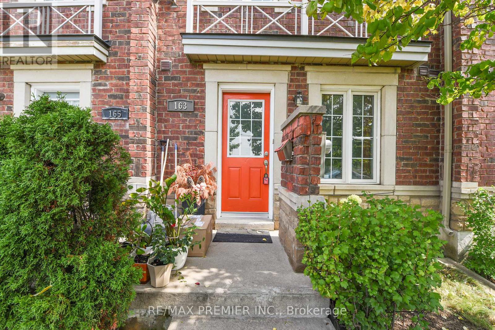 163 Torbarrie Road, Toronto, Ontario  M3L 1G8 - Photo 4 - W12371367