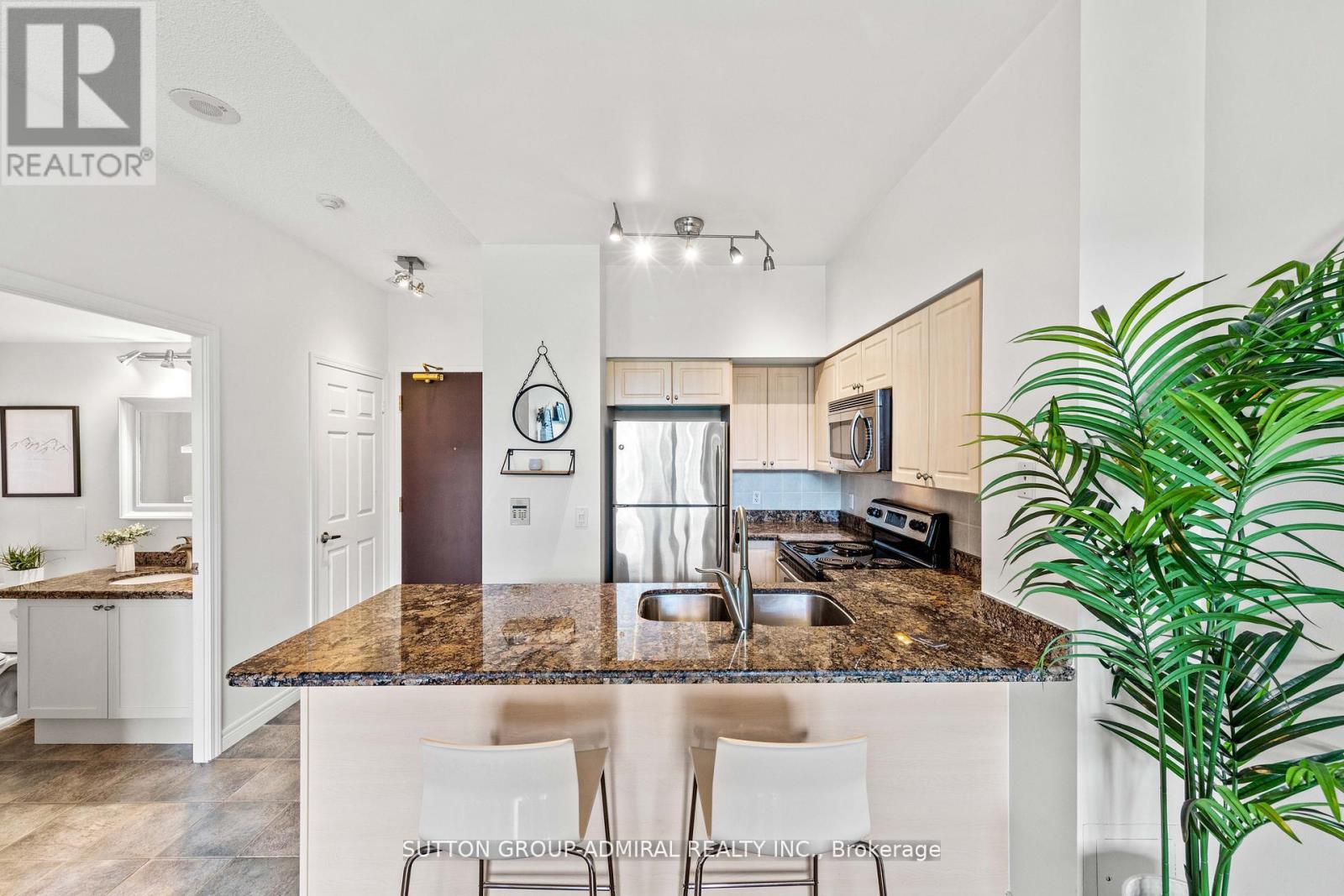 210 - 51 Lower Simcoe Street, Toronto, Ontario  M5J 3A2 - Photo 10 - C12426734