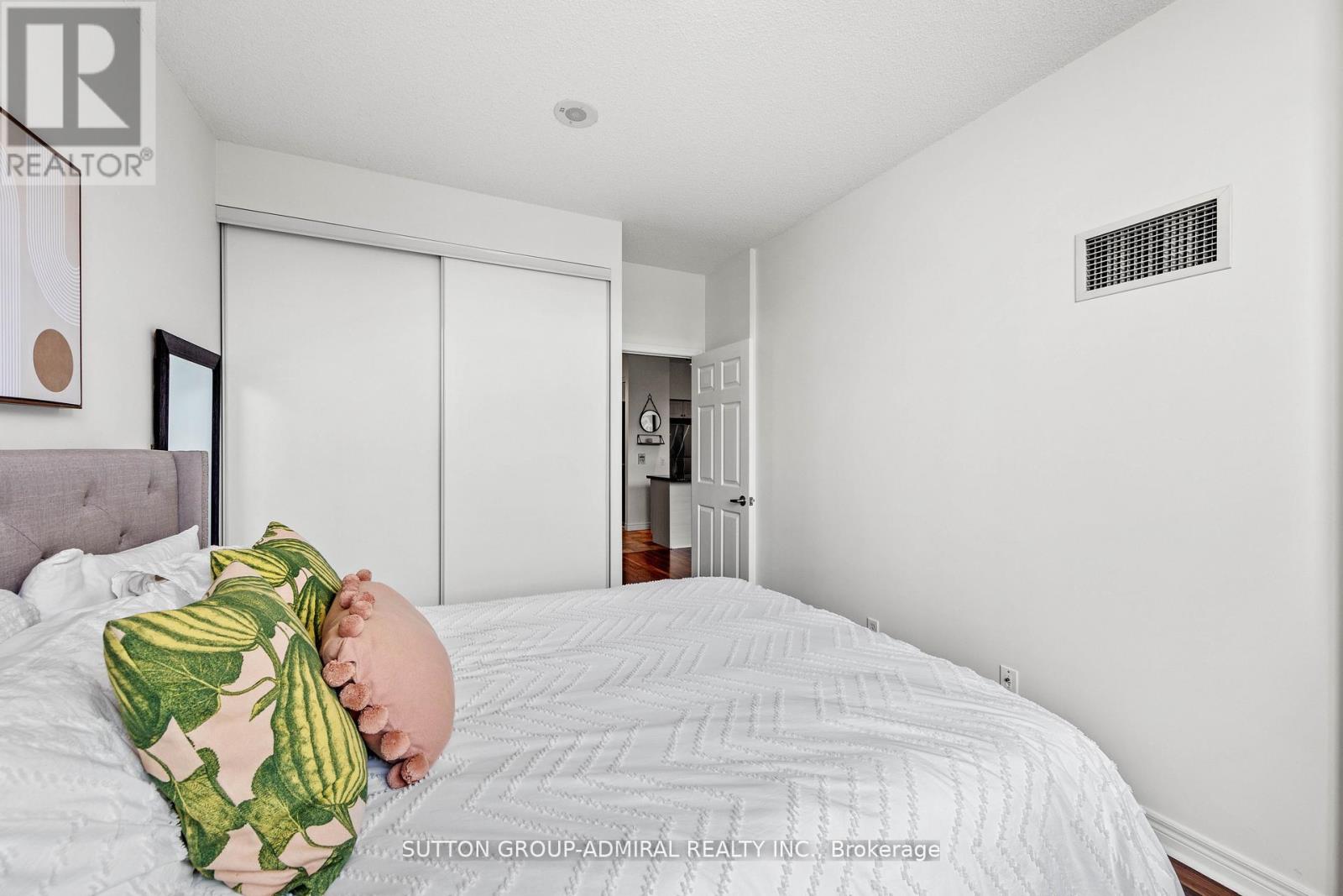 210 - 51 Lower Simcoe Street, Toronto, Ontario  M5J 3A2 - Photo 16 - C12426734