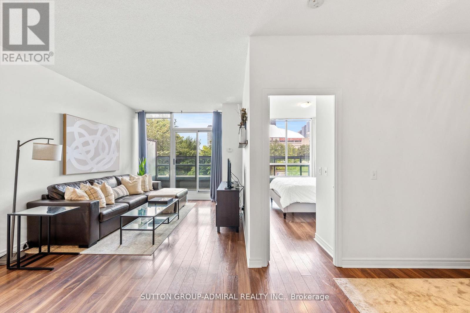 210 - 51 Lower Simcoe Street, Toronto, Ontario  M5J 3A2 - Photo 3 - C12426734