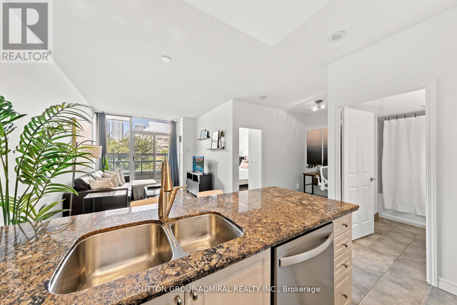 210 - 51 Lower Simcoe Street, Toronto, Ontario  M5J 3A2 - Photo 8 - C12426734