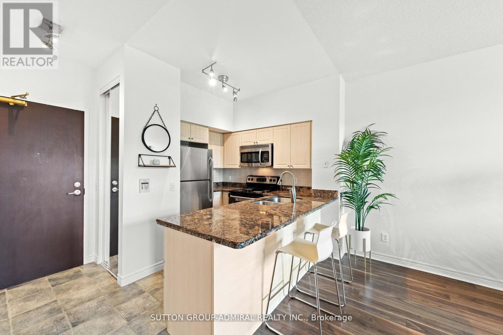 210 - 51 Lower Simcoe Street, Toronto, Ontario  M5J 3A2 - Photo 9 - C12426734