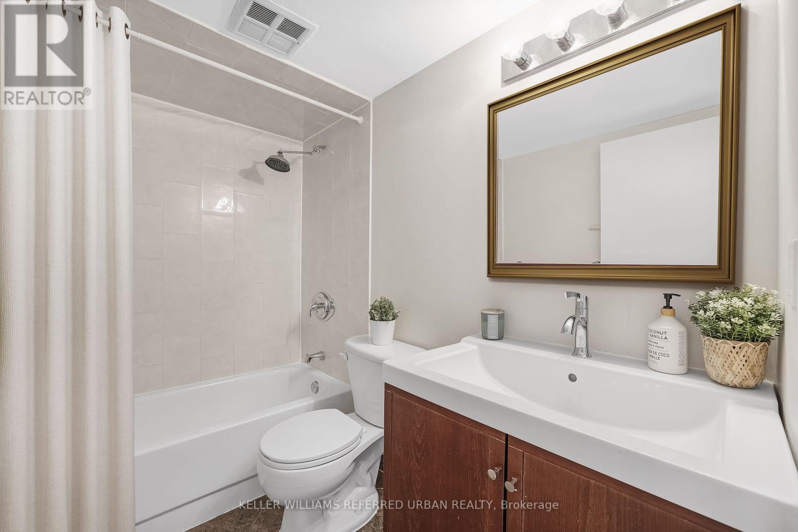 2005 - 25 Grenville Street, Toronto, Ontario  M4Y 2X5 - Photo 12 - C12426770