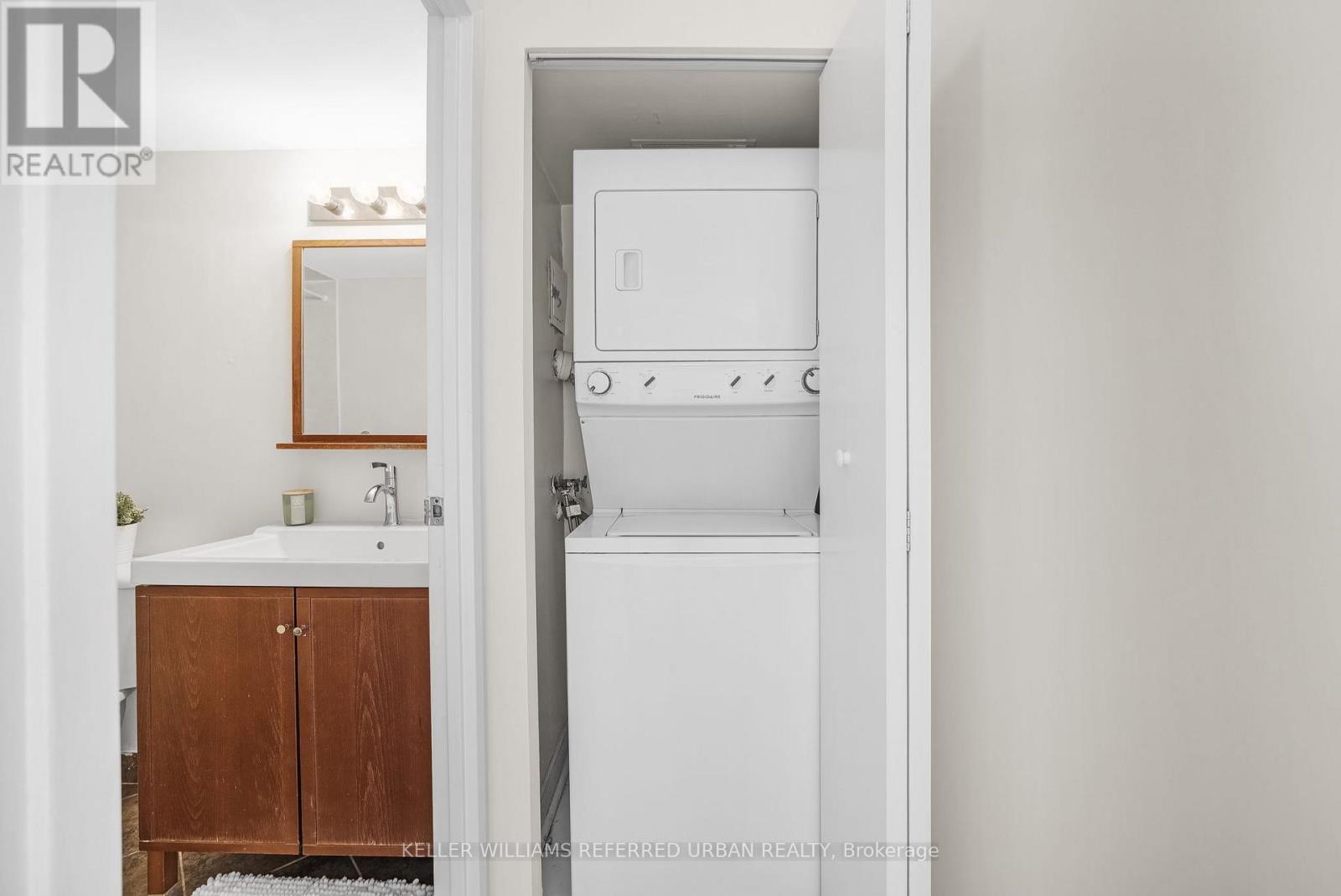 2005 - 25 Grenville Street, Toronto, Ontario  M4Y 2X5 - Photo 13 - C12426770
