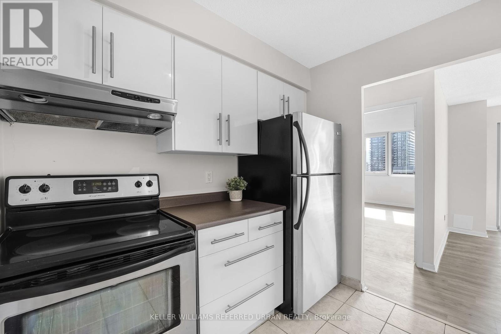 2005 - 25 Grenville Street, Toronto, Ontario  M4Y 2X5 - Photo 8 - C12426770