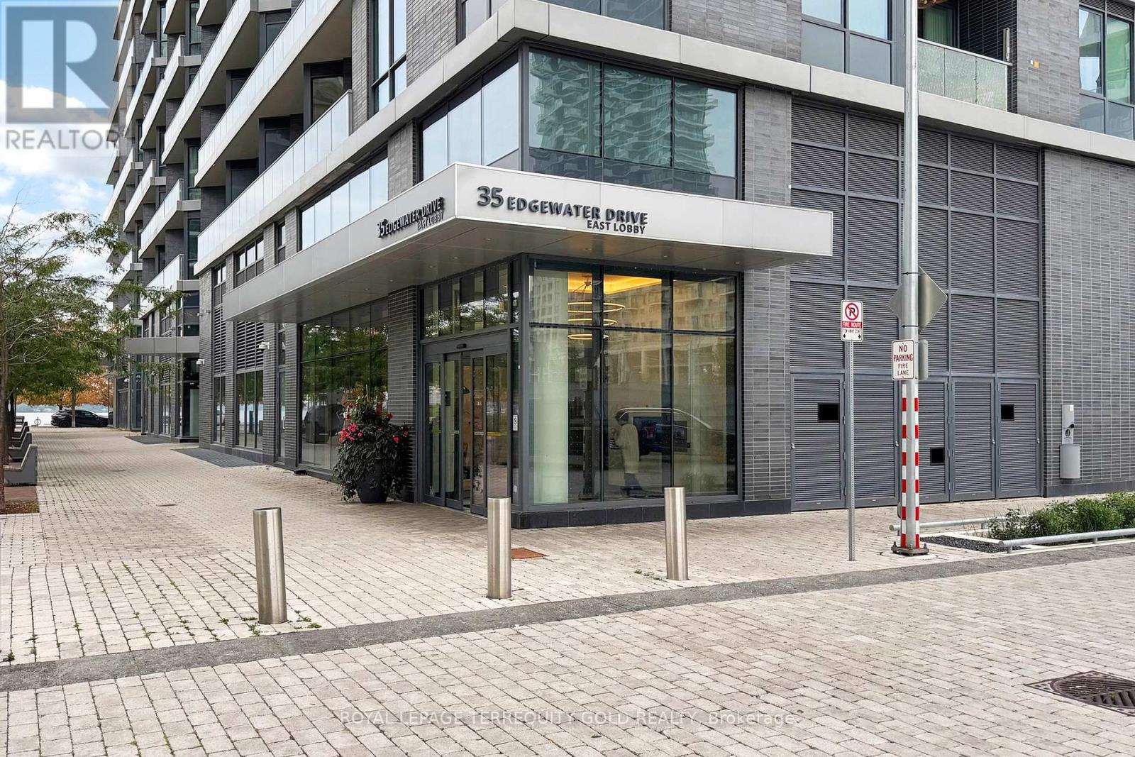 712 - 1 Edgewater Drive, Toronto, Ontario  M5A 0L1 - Photo 5 - C12426836