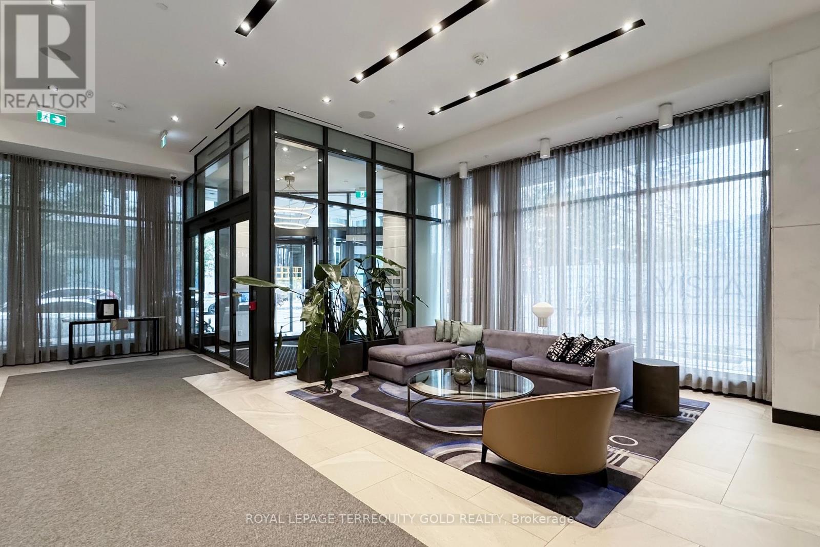 712 - 1 Edgewater Drive, Toronto, Ontario  M5A 0L1 - Photo 6 - C12426836