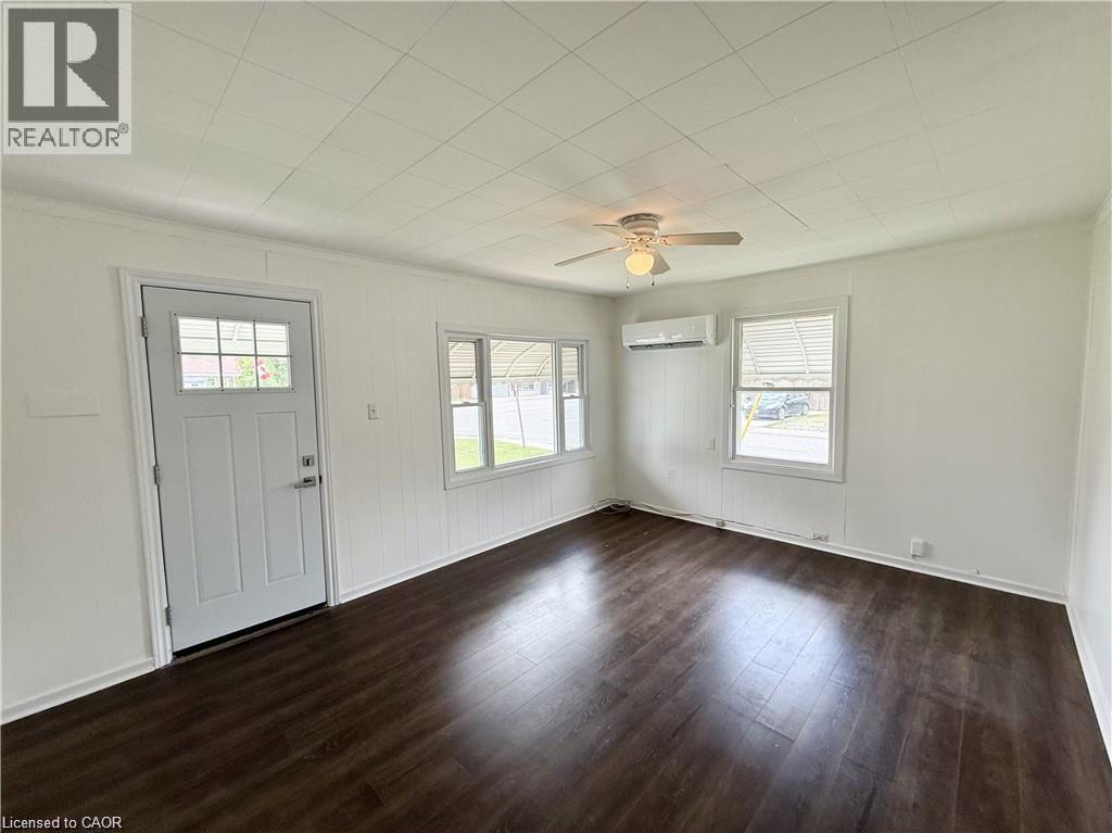 20 Mcnaughton Avenue, Wallaceburg, Ontario  N8A 1R8 - Photo 5 - 40773561