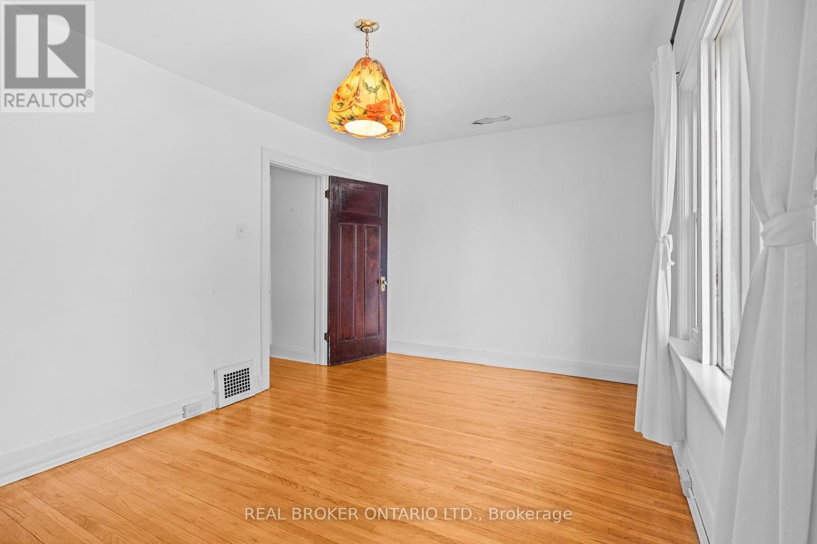 47 Mortimer Avenue, Toronto, Ontario  M4K 1Z9 - Photo 17 - E12426773