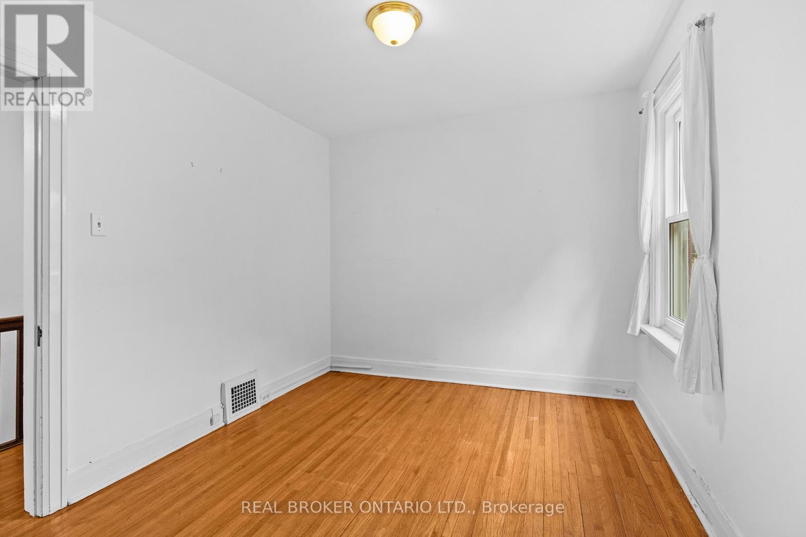 47 Mortimer Avenue, Toronto, Ontario  M4K 1Z9 - Photo 18 - E12426773