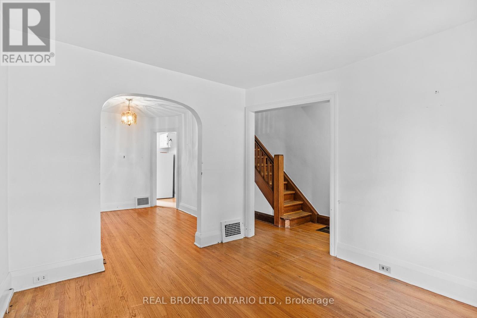 47 Mortimer Avenue, Toronto, Ontario  M4K 1Z9 - Photo 2 - E12426773