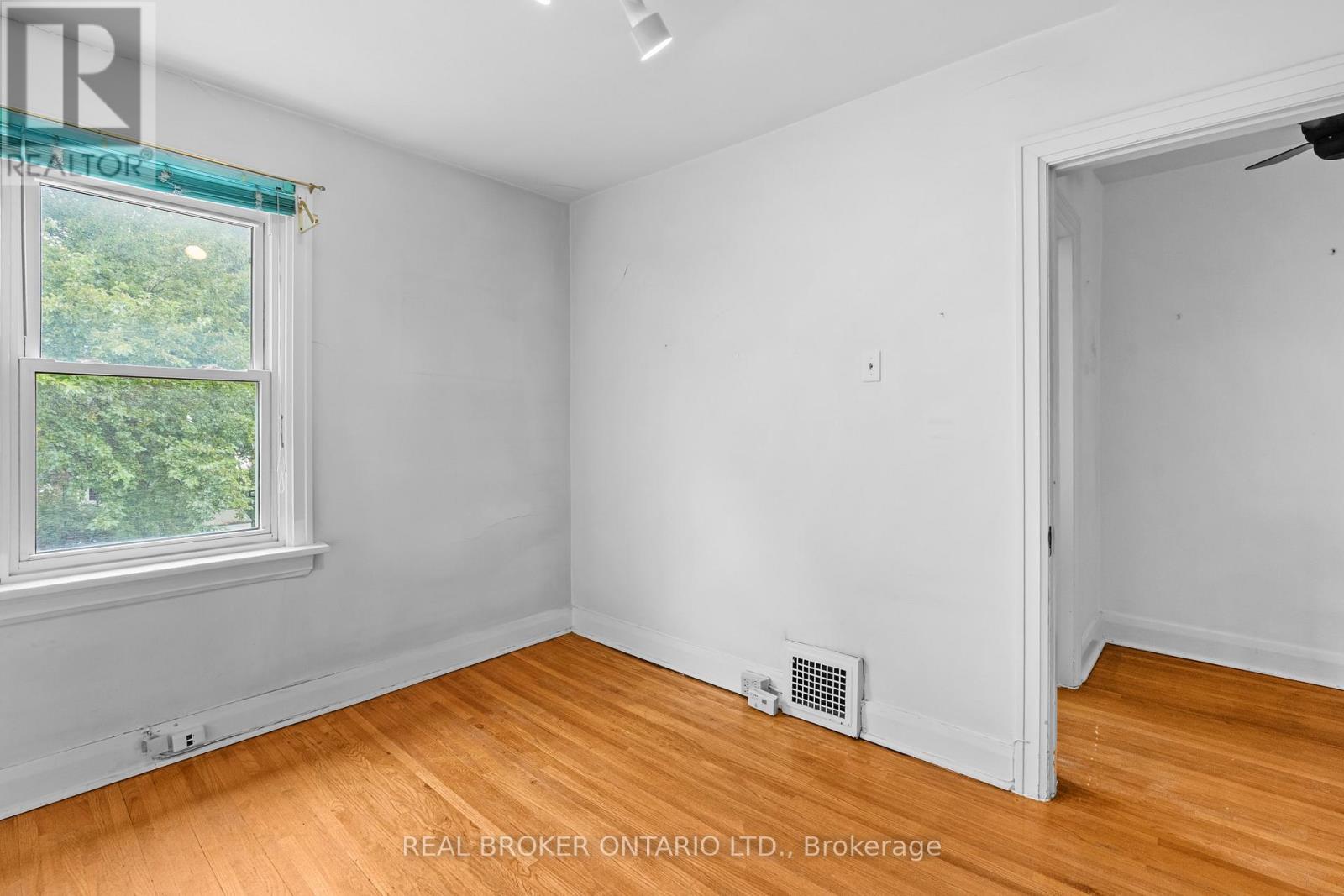 47 Mortimer Avenue, Toronto, Ontario  M4K 1Z9 - Photo 21 - E12426773