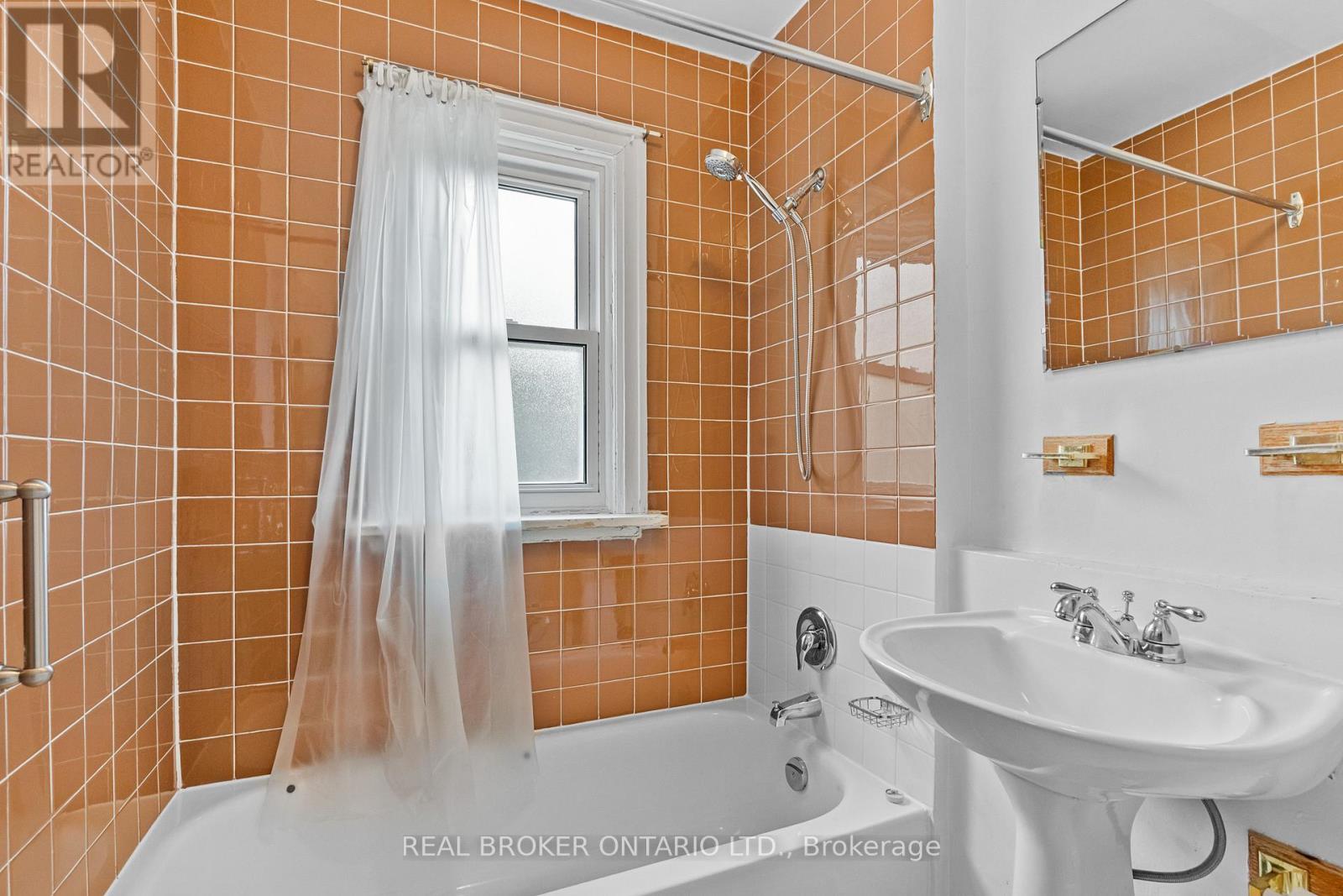 47 Mortimer Avenue, Toronto, Ontario  M4K 1Z9 - Photo 22 - E12426773
