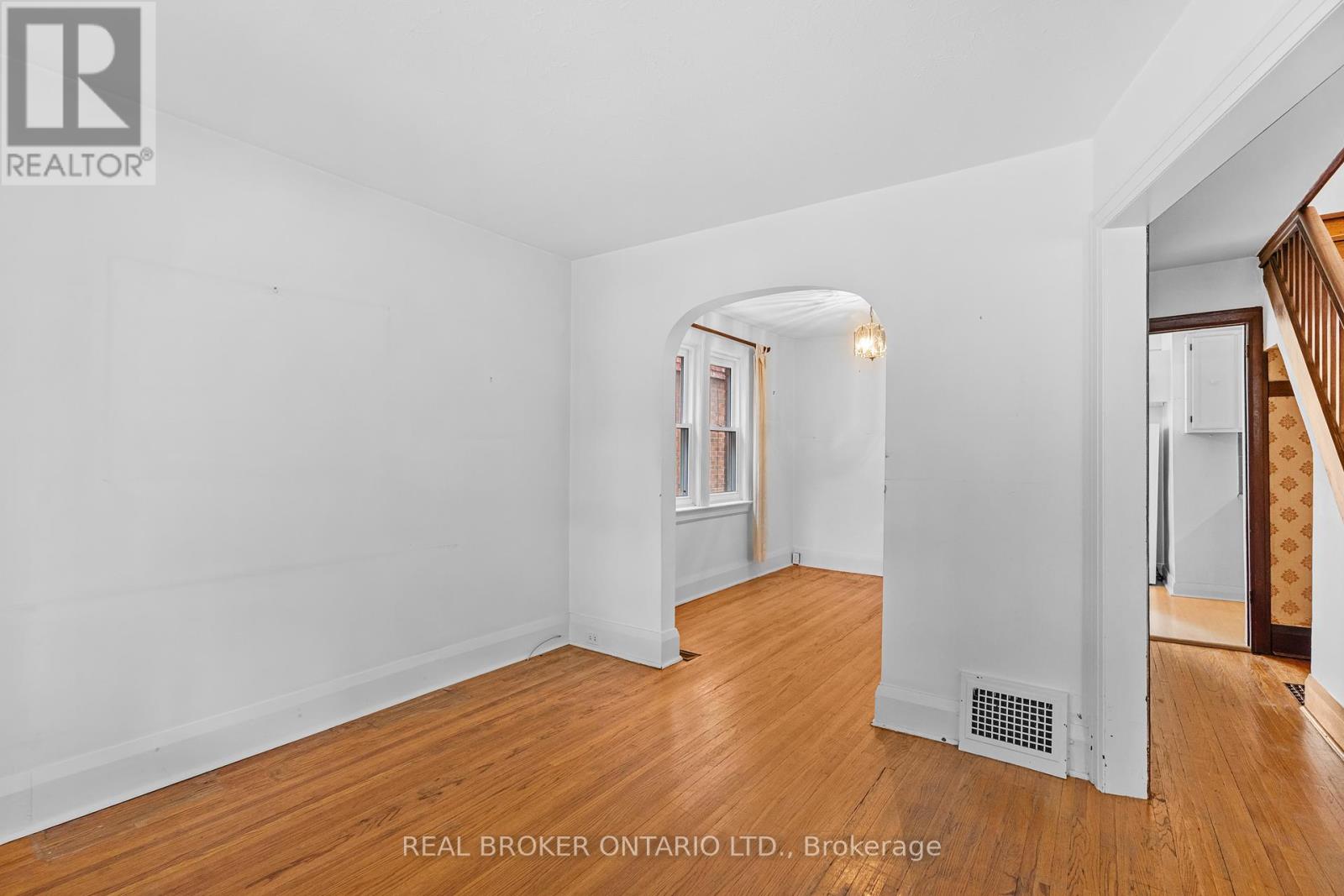 47 Mortimer Avenue, Toronto, Ontario  M4K 1Z9 - Photo 5 - E12426773